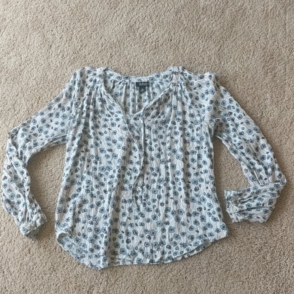 Blue and white floral top